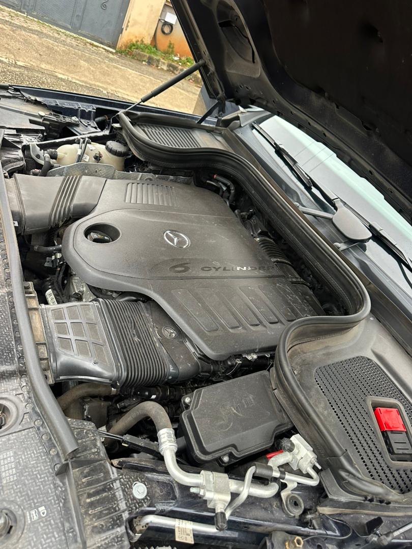 Mercedes Benz GLS450