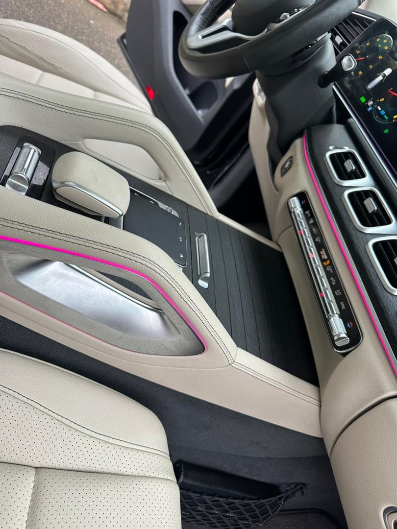 Mercedes Benz GLS450