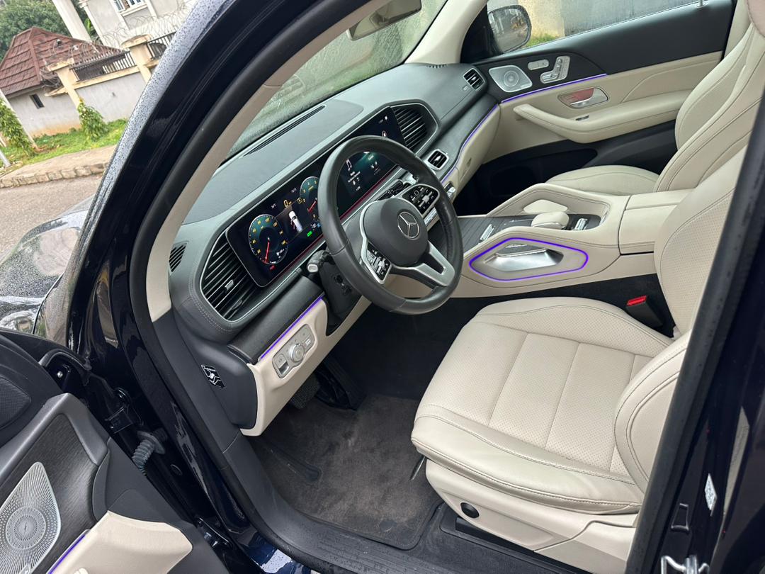 Mercedes Benz GLS450