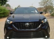Super Clean 2022 Toyota Highlander XSE – Luxury Family SUV