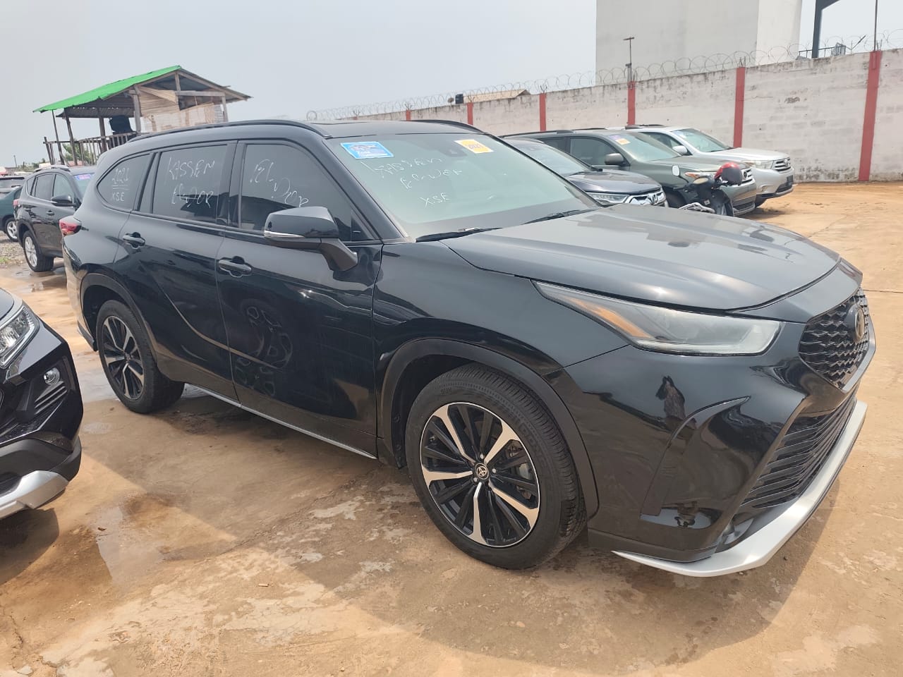 Super Clean 2022 Toyota Highlander XSE – Luxury Family SUV